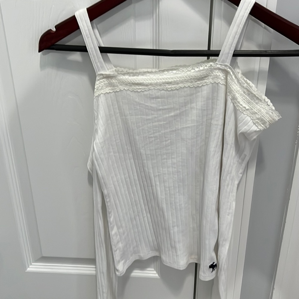Girls Abercrombie Kids off the shoulder long sleeve white shirt size 13/14
